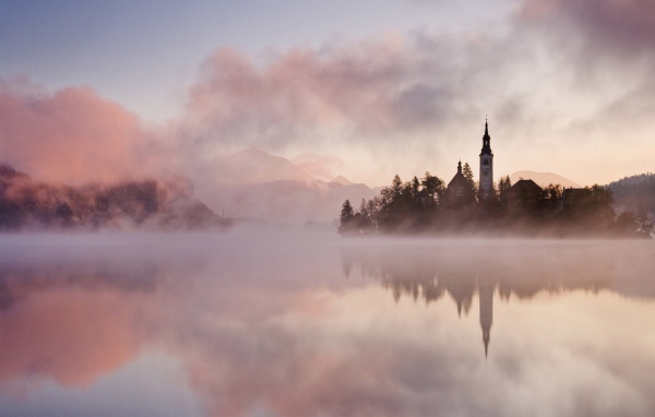 Костел на острове