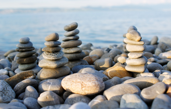 Камни возле моря