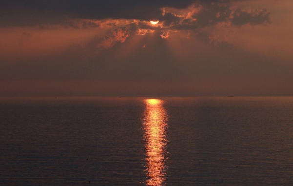 Закат в море