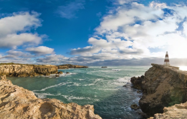 Дикий берег моря