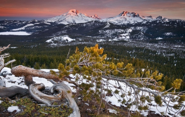 Холодные весенние горы