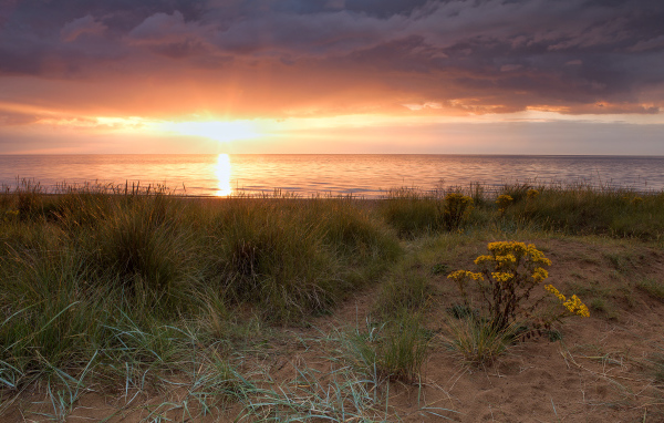 Закат и тучи, Англия