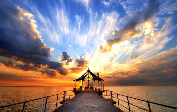 Закат на причале