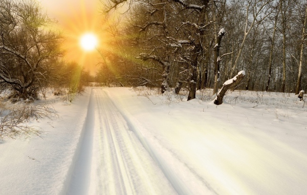 Закат на зимней дороге