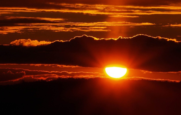 Солнце закрытое тучей