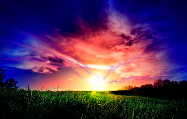 Красивый закат над полем