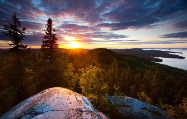 Закат на скале