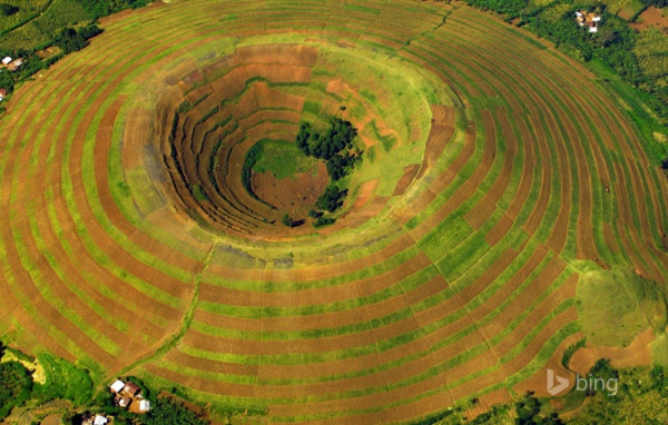 Террасы в жерле древнего вулкана