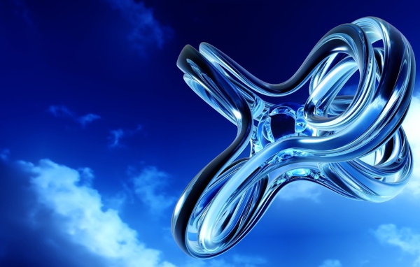 Стеклянная фигура на фоне неба