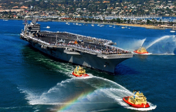 Авианосец на буксирах