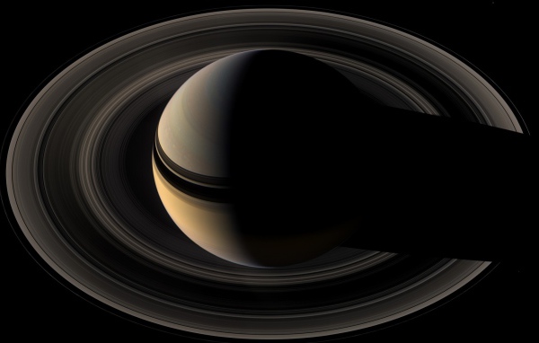 Спутник на чёрном фоне