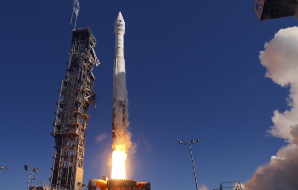 Старт космической ракеты