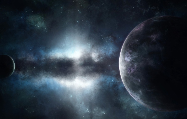 Две планеты и космическое свечение