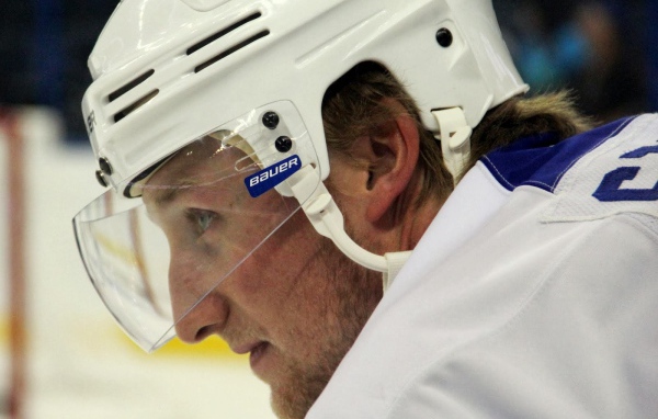 Лучший Хоккеист Тампа-Бэй Стивен Стэмкос крупным планом