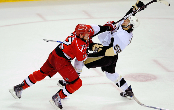 Хоккеист Эрик Стаал