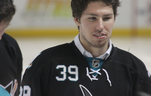 Хоккеист Сан-Хосе Логан Кутюр