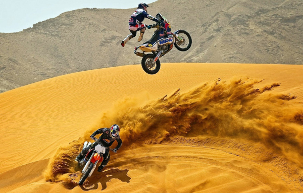 Мотокросс по пустыне