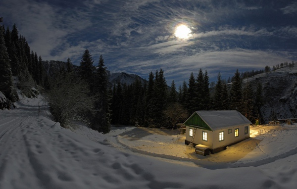 Дом под холодной луной