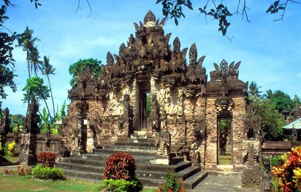 Древний храм на Бали