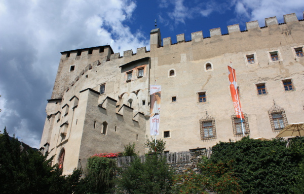 Замок на курорте Лиенц, Австрия