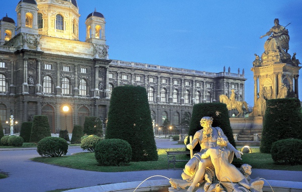 Фонтан в городе Вена, Австрия