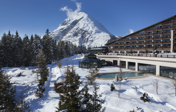 Бассейн в отеле на курорте Тельфс-Бюхен, Австрия