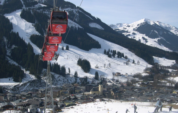 Подъемник на горнолыжном курорте Заальбах Хинтерглем, Австрия