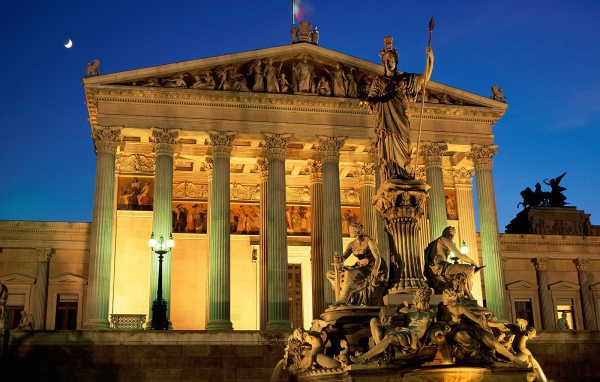 Ночной парламент в городе Вена, Австрия