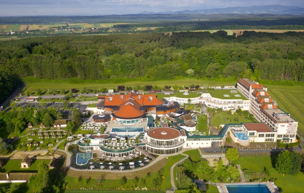 Панорама на курорте Бад Татцмансдорф, Австрия