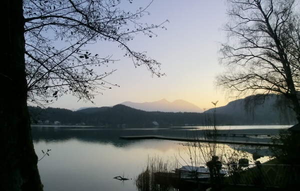 Закат на озере Клопайнер Зее, Австрия