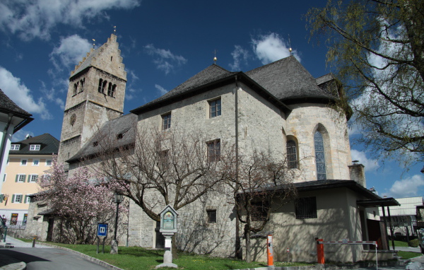 Старинная церковь на курорте Цель-ам-Зее, Австрия