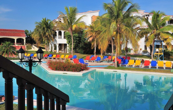 Отель на побережье на курорте Гуардалавака, Куба