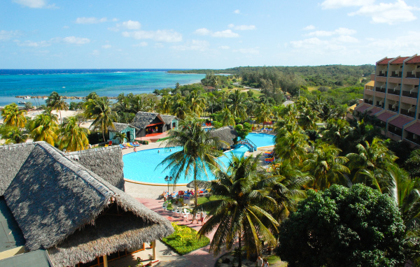 Панорама на курорте Гуардалавака, Куба