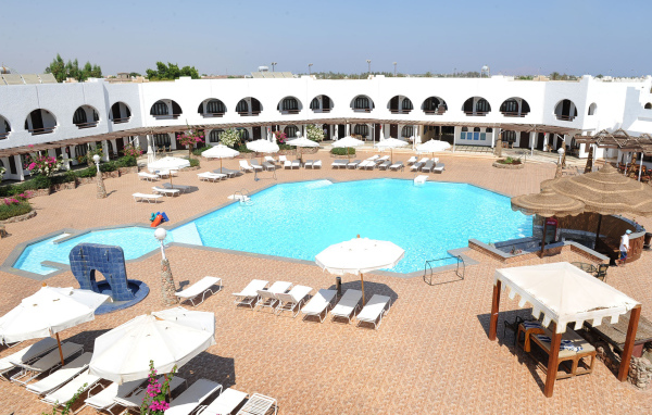 Бассейн в отеле на курорте Шарм эль Шейх, Египет