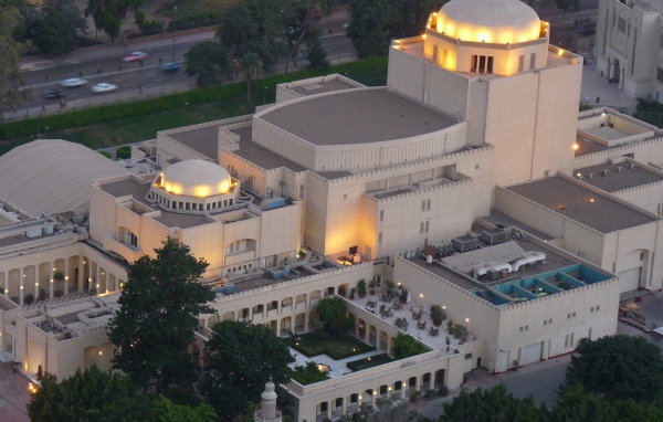 Здание оперы в Каире