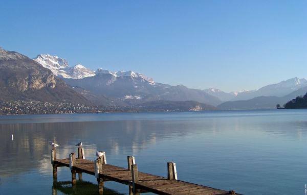 Причал в городе Аннеси, Франция