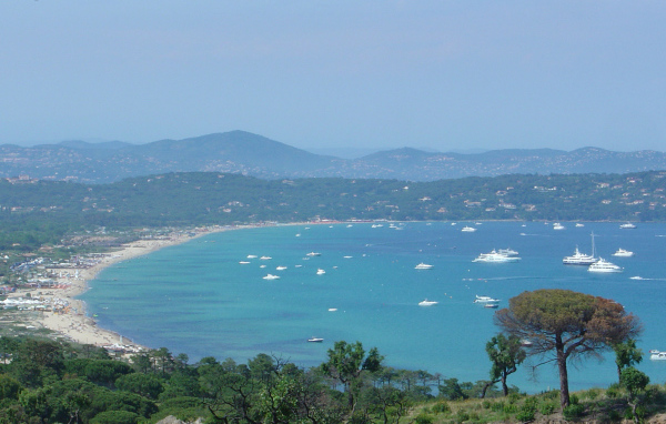 Голубая лагуна на курорте Сен-Тропе, Франция