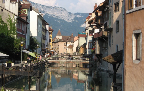 Канал в городе Аннеси, Франция