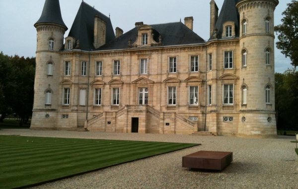 Замок в Бордо, Франция