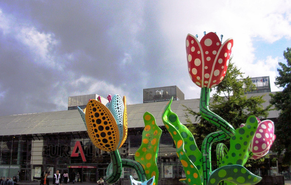 Цветочная скульптура в городе Лилль, Франция