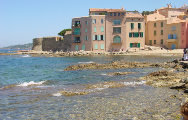 Дома на пляже на курорте Сен-Тропе, Франция