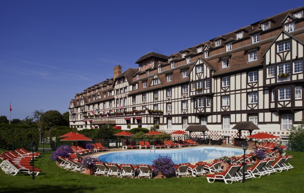 Роскошный отель на курорте Довиль, Франция