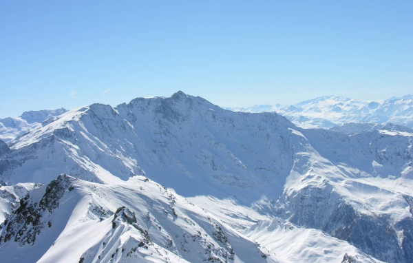 Горные вершины на горнолыжном курорте Лез Арк, Франция