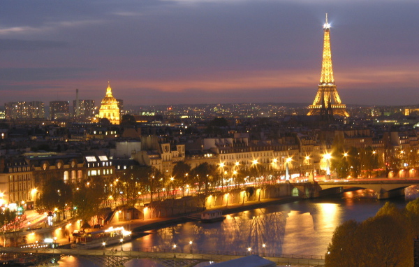 Ночные огни в Париже, Франция