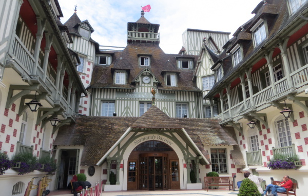 Отель Нормандия на курорте Довиль, Франция