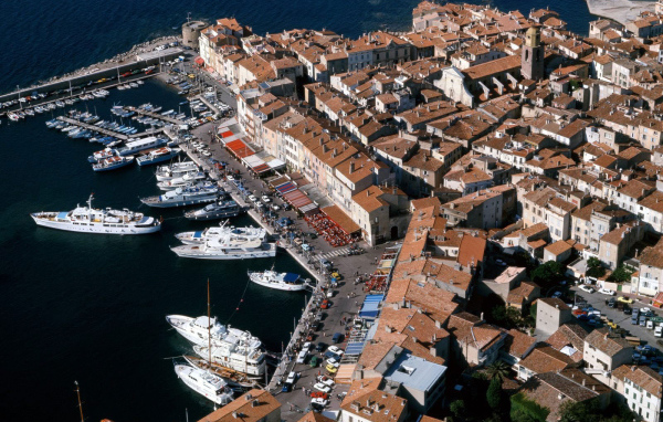 Панорама на курорте Мирамар Круести, Франция