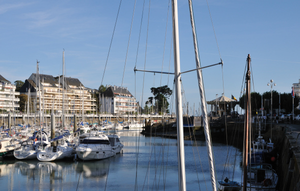 Порт на курорте Ла Боль, Франция