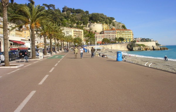 Набережная в городе Ницца, Франция