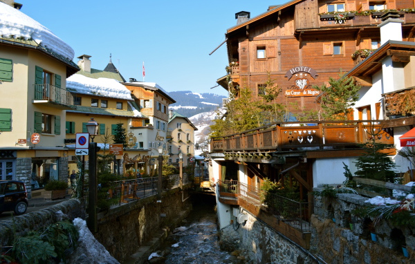 Река на горнолыжном курорте Межев, Франция