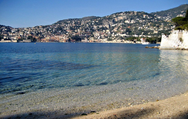 Морской залив на курорте Сен-Жан-Кап-Ферра, Франция